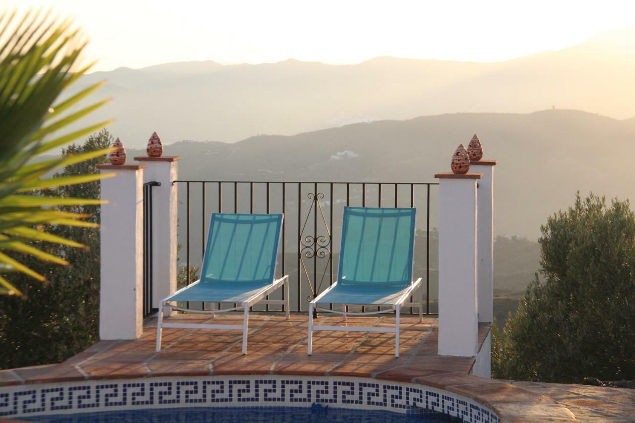 Casa Soleada Holiday Fully Private Villa Канильяс-де-Асеитуно Экстерьер фото
