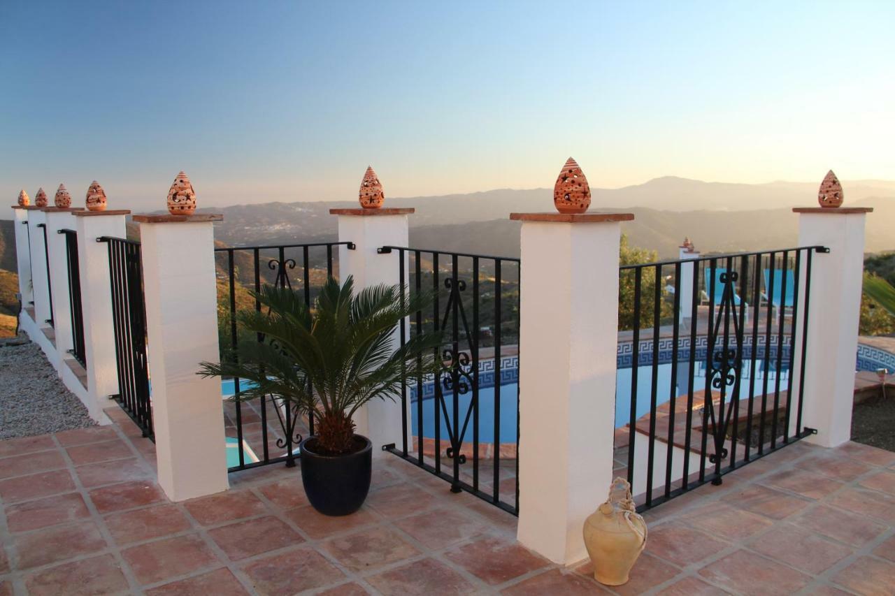 Casa Soleada Holiday Fully Private Villa Канильяс-де-Асеитуно Экстерьер фото